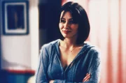 Prue (Shannen Doherty) belehrt ihre Schwestern.