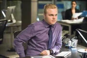 Gemeinsam mit Jane und Lisbon, versucht Jason (Joe Adler), Abbott vor der Rache von Bill Peterson zu bewahren ...