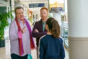 L-R: Cameron Tucker (Eric Stonestreet), Mitchell Pritchett (Jesse Tyler Ferguson) und Lily Tucker-Pritchett (Aubrey Anderson-Emmons)