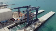 Die mobile Hebevorrichtung MBH 1120 der italienischen Firma Cimolai Technology kann 1120 Tonnen heben und bewegen.