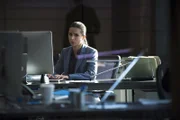 Steht Jane bei seinem riskanten Plan zur Seite: Michaelle Vega (Josie Loren).