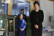 Nachdem U.S. Ambassador Nancy Kelly (Julie Chen, r.) einem Anschlag von Terroristen entkommen ist, beauftragt Hetty (Linda Hunt, l.) Callen und Sam mit einer gefährlichen Mission, um ein wichtiges Beweisstück zu sichern ...