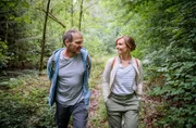 Katja erkennt glücklich, dass Markus ihr nachgegangen ist.
