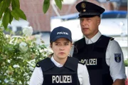 Paula Sprenger (Sarina Radomski) und Wolf Malletzke (Christoph Grunert) wissen nun, wer der Täter ist.