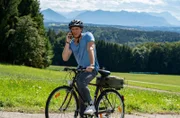 Vincent (Martin Walde,M) lässt sich unbedarft von Wilma zu einem Treffen einladen.