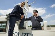 Fahri Celik (Hassan Akkouch, l.) und Axel Sommer (Oliver Breite, r.) haben eine durchschlagende Entdeckung gemacht.