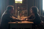 Gereon (Volker Bruch, li.) und Charlotte (Liv Lisa Fries) sind wieder zusammen.