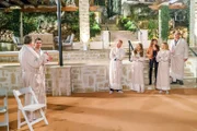 L-R: Cameron Tucker (Eric Stonestreet), Phil Dunphy (Ty Burrell), Mitchell Pritchett (Jesse Tyler Ferguson), Gloria Delgado-Pritchett (Sofía Vergara), Haley Dunphy (Sarah Hyland), Claire Dunphy (Julie Bowen), Jay Pritchett (Ed O'Neill).
