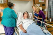Ty Burrell (Phil Dunphy), Julie Bowen (Claire Dunphy).