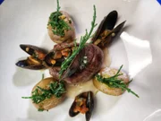 Surf and Turf mit Queller und Salzwiesenrind.