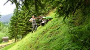 Lesachtal, Bergbauer Andreas Ainetter bei der Heumad.