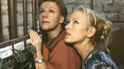 Da rauscht doch Wasser durch? Nikola (Mariele Millowitsch, l.) und Elke (Jenny Elvers) kommen Schmidt auf die Schliche!