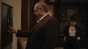 Raymond 'Red' Reddington (James Spader) und Weecha Xiu (Diany Rodriguez)
