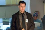 Ein komplizierter Mordfall beschäftigt Wayne Rigsby (Owain Yeoman) und seine Kollegen ...