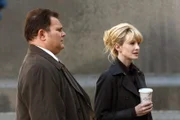 In zäher Kleinarbeit gelingt es Lilly (Kathryn Morris) und Nick (Jeremy Ratchford) allmählich, das Dickicht aus zerrütteten Familien, Arbeitslosigkeit, Verzweiflung und Kriminalität zu durchdringen.