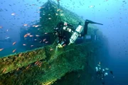 Legendäre Schiffswracks Staffel 1 Folge 2 Die Haven Taucher am Schiffswrack des 1991 gesunkenen Öltankers Haven