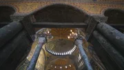 Die Kuppel der Hagia Sophia ist ein architektonisches Meisterwerk, das sogar als achtes Weltwunder bezeichnet wurde.