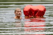 Michaels (Erich Altenkopf, M.) Schlüssel ist im See verschwunden.