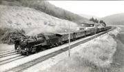 Damals war die Strecke zwischen Horb und Tuttlingen nach zweigleisig: Gäubahn bei Neckarhausen im Jahre 1937.
