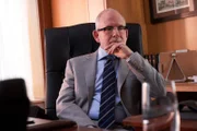 Reuel Abbott (Bob Balaban)