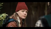 Falke (Villbjørk Malling Agger) möchte nicht erzählen, was im Wald wirklich geschehen ist.