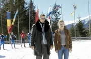 Satori (Markus Böker) ist sich sicher, dass Anke Ritter (Lucia Gailova) etwas verschweigt, aber er weiß nicht, ob sie Angst oder etwas zu verbergen hat.