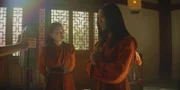 Pei-Ling Zhang (Vanessa Kai, l.); Nicky Shen (Olivia Liang, r.)