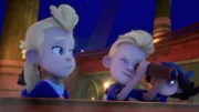 Alina und Gustav können es kaum glauben, aber die Meerjungfrau existiert scheinbar wirklich.