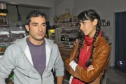Die Gang ist immer noch auf ihrem Rachefeldzug gegen Leon, doch Tayfun (Tayfun Baydar) und Ayla (Sila Sahin) hoffen auf eine friedliche Lösung.