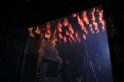 Schinken an der Decke von der Räucherkate in der Räucherei Braasch in Harmsdorf. Hier wird nach alter Tradition das Fleisch geräuchert.