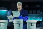 Dr. Gil Grissom (William Petersen)
