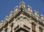 La Lonja de la Seda - Die Seidenbörse von Valencia: Die Seidenbörse ist eines der schönsten Profangebäude im spätgotischen Stil. Erbaut zwischen 1482 und 1533 diente sie dem Seidenhandel.
