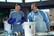 V.l.: Sara Sidle (Jorja Fox) und Hugo Ramirez (Mel Rodriguez). Die Verwendung des sendungsbezogenen Materials ist nur mit dem Hinweis und Verlinkung auf RTL+ gestattet.