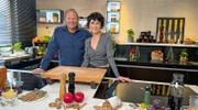 Konditormeisterin Theresa Knipschild ist heute für eine leckere weihnachtliche Resteverwertung in drei Gängen zu Besuch bei Björn Freitag.