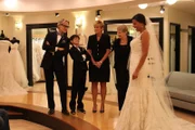 Monte (l.), sein kleiner Gegenspieler Jayden (2.v.l.) und Lori (M.) geben ihr Bestes, um das perfekte Brautkleid für Dawn (r.) zu finden ...