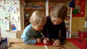 In den Lach- und Sachgeschichten wird heute fleißig gemalt.