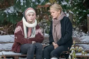 Leni (Caroline Scholze) möchte das beenden, was sie angefangen hat. Dazu braucht sie Ivankas (Anastasiia Mazhara) Hilfe. Doch Ivanka hat einen anderen Plan.