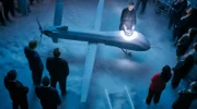 Vorführung einer Laserdrohne „Made in Germany“ von Sören Schlag. Max Lentor, Minister May und Valerie Hazard.
