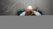 Über Smartphone haben Kinder und Jugendliche heute leicht Zugang zu Inhalten, die eigentlich nicht für sie bestimmt sind. Wie können sie davor geschützt werden?