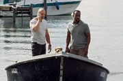 Wolf Malletzke fährt mit Makoye Schneider zu seiner geliebten Datsche mit Havelblick. Dann entdeckt er vor seiner Kleingartenkolonie eine Leiche im Wasser.
