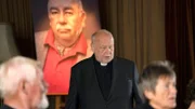Pfarrer Ernst Wittig würdigt den Verstorbenen.