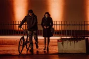 Annalena ist froh, dass Daniel seine Sorgen selbst gut in den Griff bekommen hat. Von links: Daniel (Harald Helfrich) und Annalena Brunner (Heidrun Gärtner).