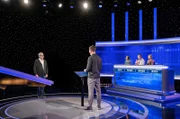 Moderator Alexander Bommes (M.) mit den Kandidat:innen: Ulrich Jäger (l.) Judith Helfer (3.v.r.) Patrick Grabowski (2.v.r.) und Johanna Waskewitz (r.).