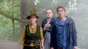 Fritz Fuchs, Herr Kluthe und seine Mutter am frühen Morgen mitten im Wald. Sie machen eine unglaubliche Entdeckung.