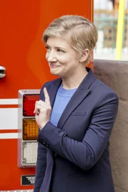 Erin Way (FBI Agent Zoe Morris)