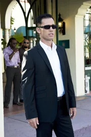 Michael (Jeffrey Donovan) gründet zum Schein eine eigene Autoknackerbande