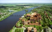 Gegründet von den Kreuzrittern des Deutschen Ordens war Burg Malbork lange Ordensburg.