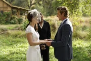 Geben sich das Ja-Wort: Lisbon (Robin Tunney, l.) und Jane (Simon Baker, r.) ...
