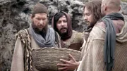 Pedro (Andrés Parra, l.), Jesús (Manolo Cardona, 2.v.r.)