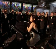 Samantha Shaw (Sarah Shahi, r.)